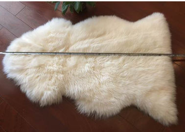 Çin Hakiki Beyaz Koyun Kazan Halı Uzun Saç Kuzusu derisi 70 x 110cm Tek Parça Tedarikçi