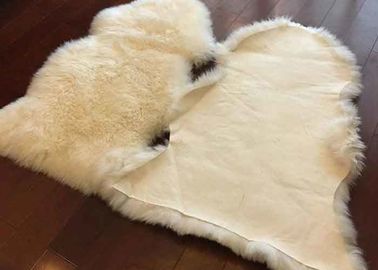 Çin Uzun Saç Yünü Gerçek Koyun Kazak Halı ile Natura Beyaz Koyun Shape 60 X 90cm Tedarikçi