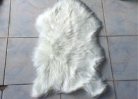Çin Oda Dekoratif Büyük Beyaz Faux Fur Halı 2 * 3 Ft, Tek Pelt Faux Fur Katı Halı şirket