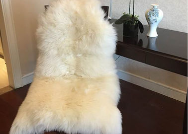 Çin Ana Sayfa Dekoratif Beyaz Gerçek Sheepskin Halı Uzun Merinos Yün 60 × 90cm Doğal Şekil Tedarikçi